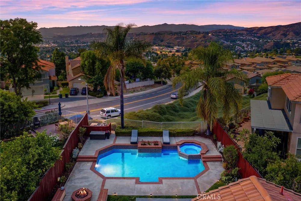 18541 Olympian Court Canyon Country, CA 91351