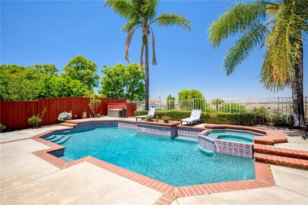 18541 Olympian Court Canyon Country, CA 91351