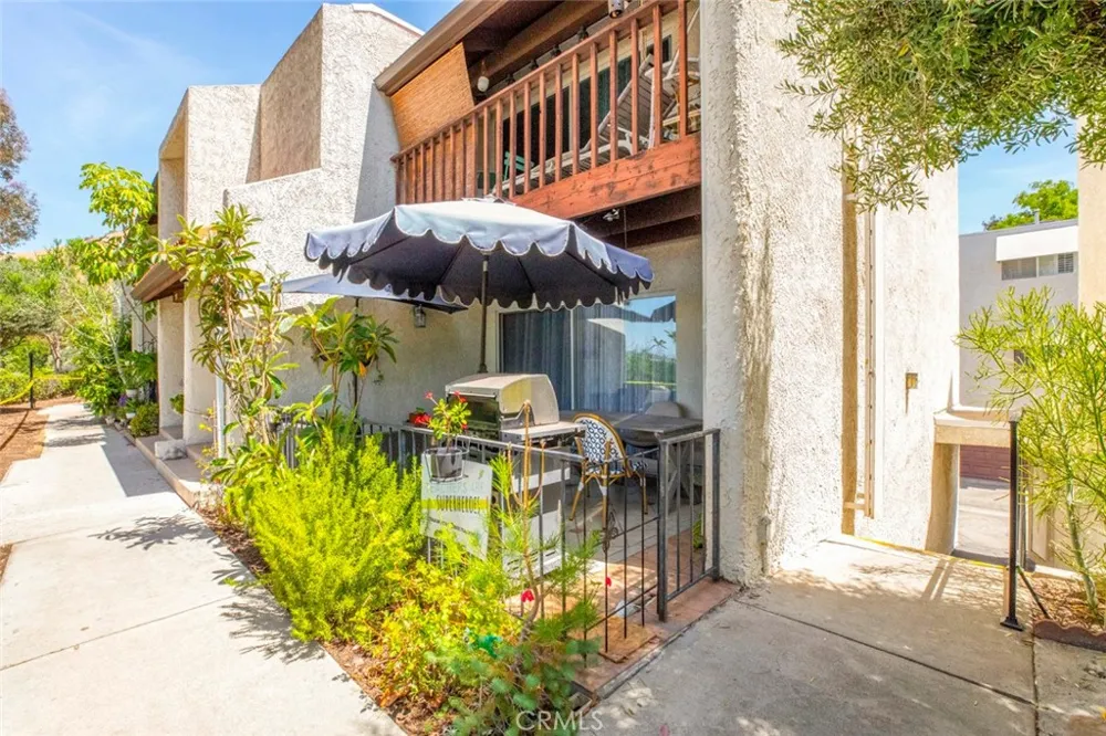 7759 Via Capri Burbank, CA 91504