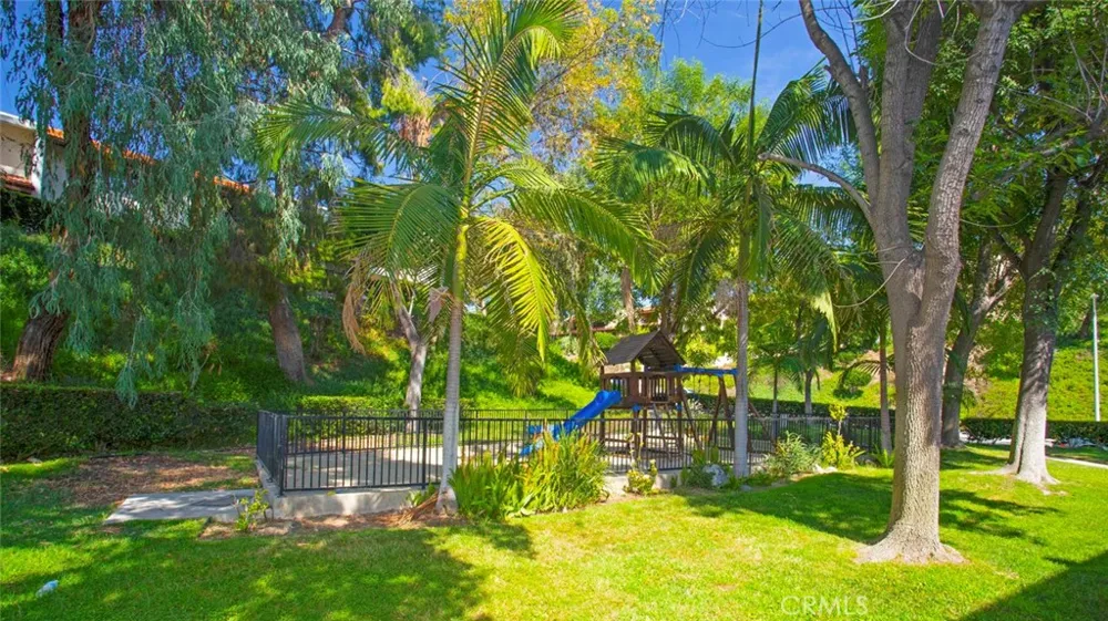 7759 Via Capri Burbank, CA 91504