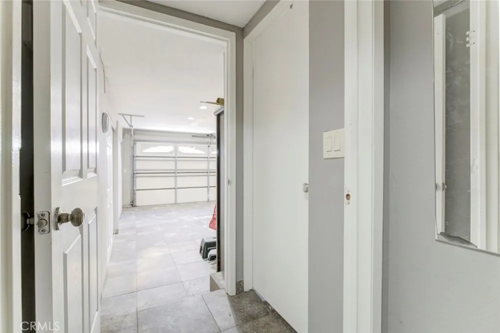 7759 Via Capri Burbank, CA 91504