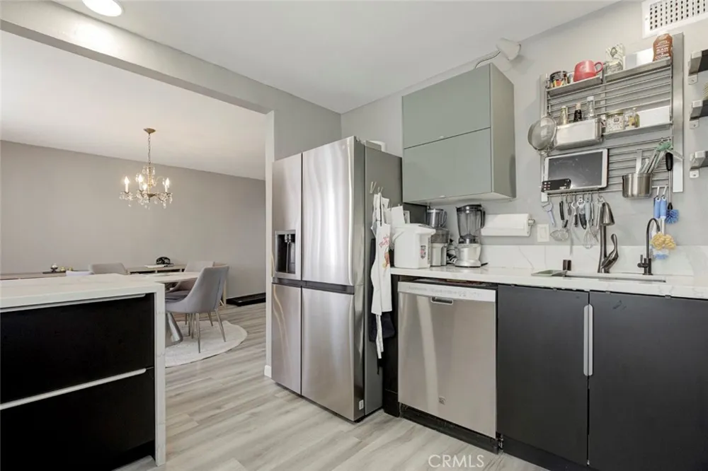 7759 Via Capri Burbank, CA 91504