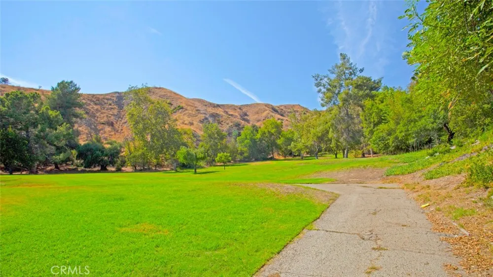 7759 Via Capri Burbank, CA 91504