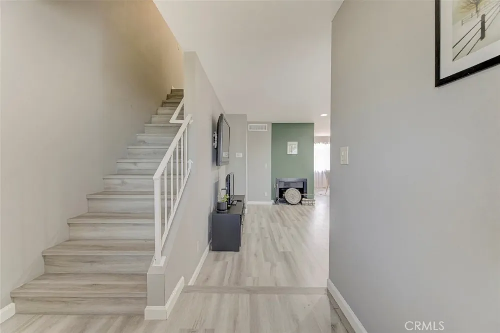 7759 Via Capri Burbank, CA 91504