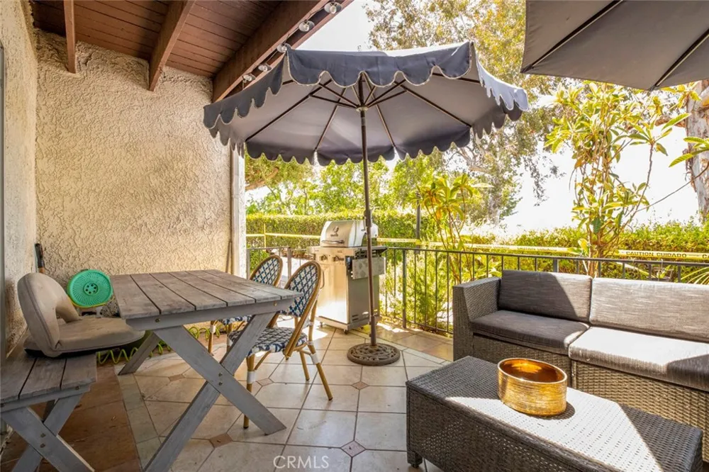7759 Via Capri Burbank, CA 91504