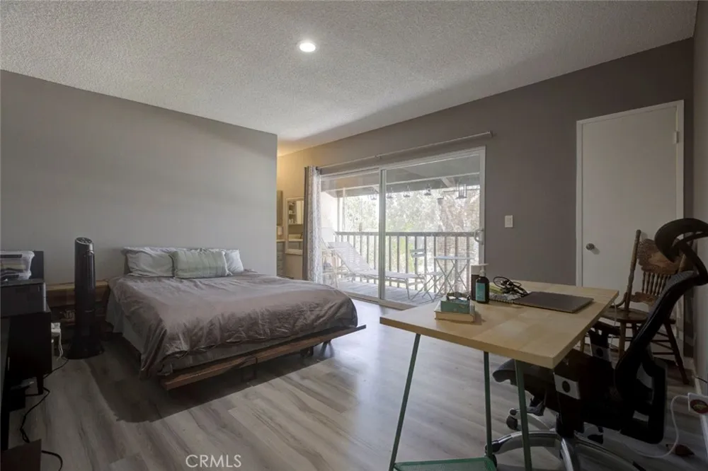 7759 Via Capri Burbank, CA 91504