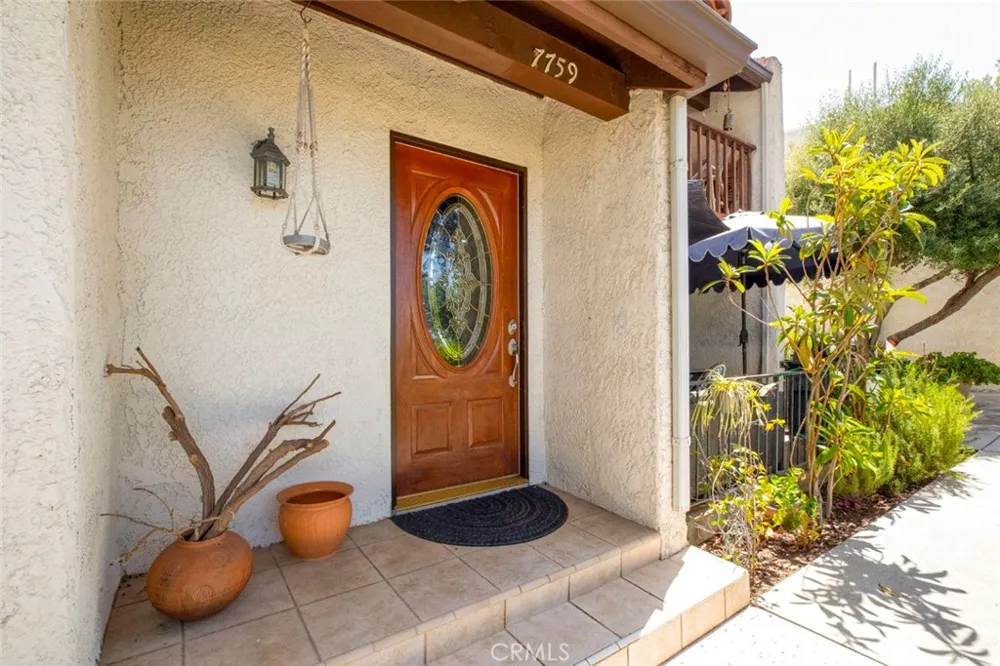 7759 Via Capri Burbank, CA 91504