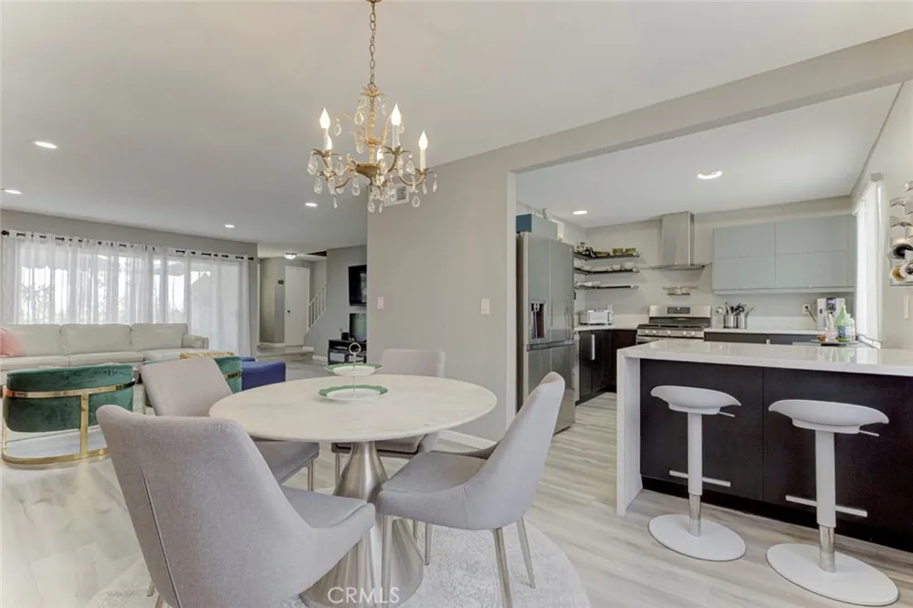 7759 Via Capri Burbank, CA 91504