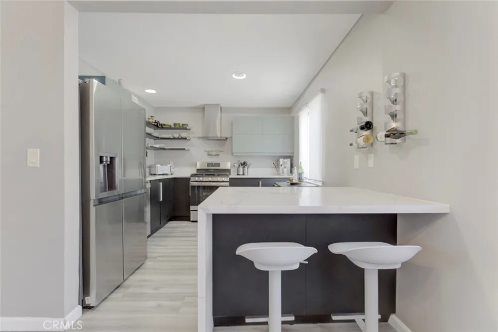 7759 Via Capri Burbank, CA 91504