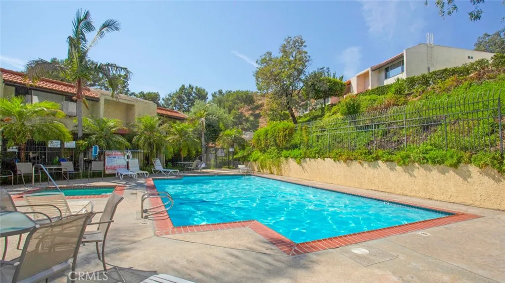 7759 Via Capri Burbank, CA 91504