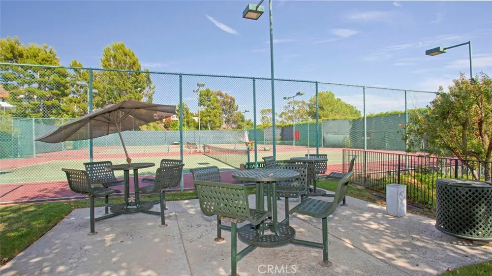 7759 Via Capri Burbank, CA 91504