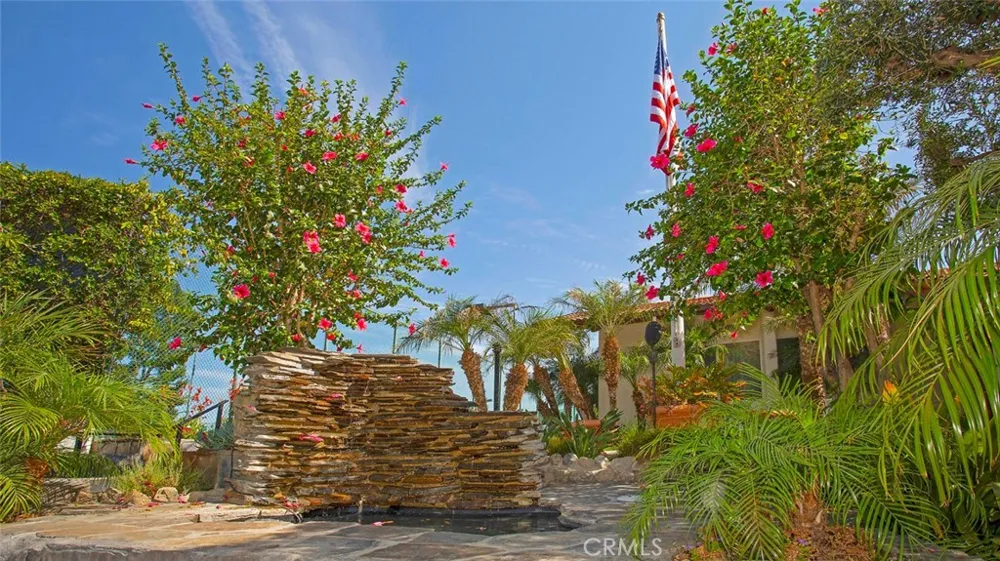 7759 Via Capri Burbank, CA 91504