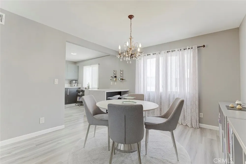 7759 Via Capri Burbank, CA 91504
