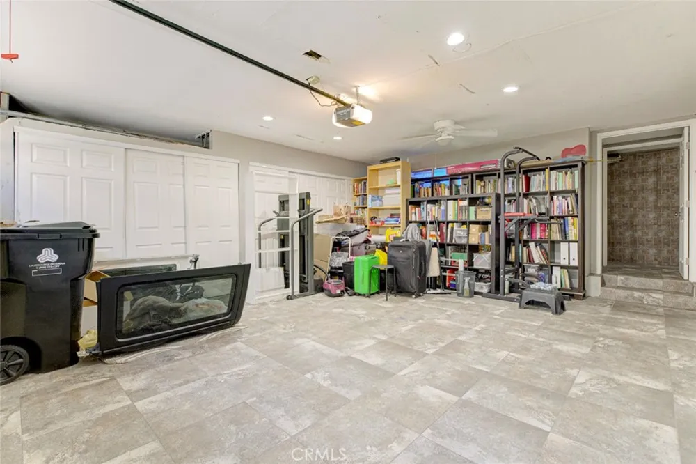 7759 Via Capri Burbank, CA 91504