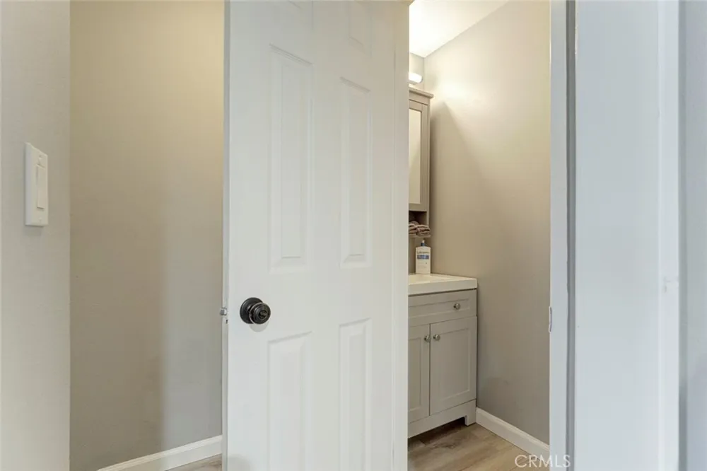 7759 Via Capri Burbank, CA 91504