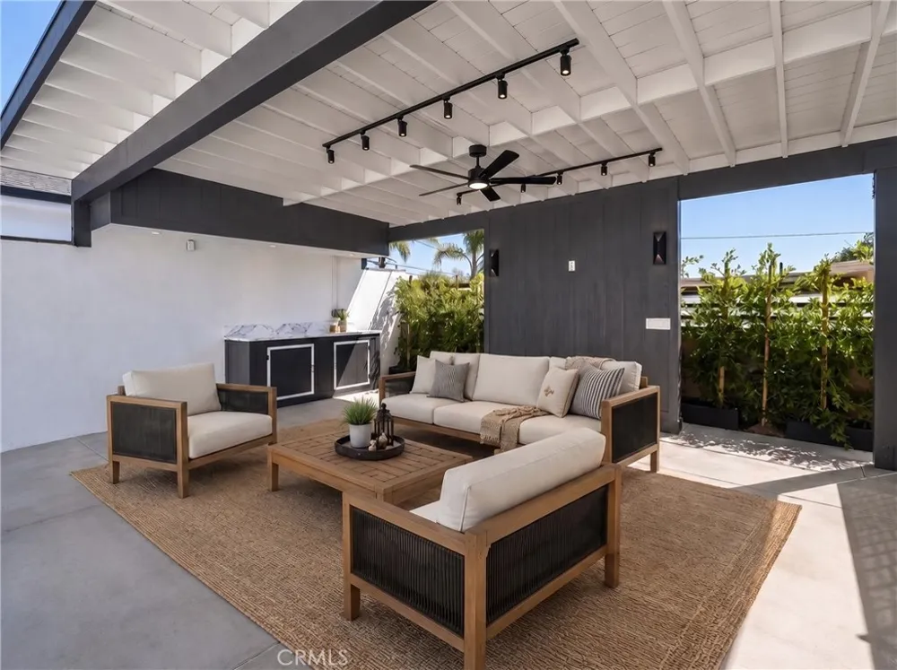 828 E Fairmount Road Burbank, CA 91501