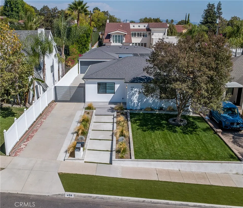 828 E Fairmount Road Burbank, CA 91501