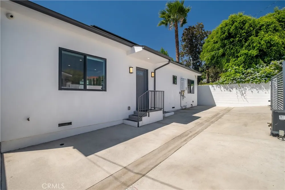 828 E Fairmount Road Burbank, CA 91501