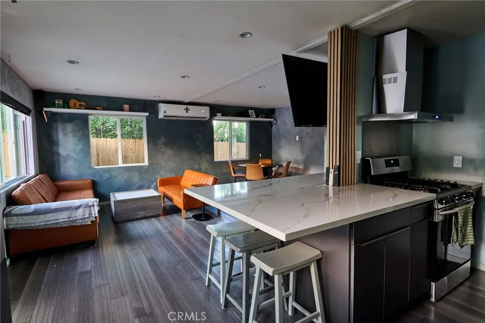 12000 Mountain View Lakeview Terrace, CA 91342