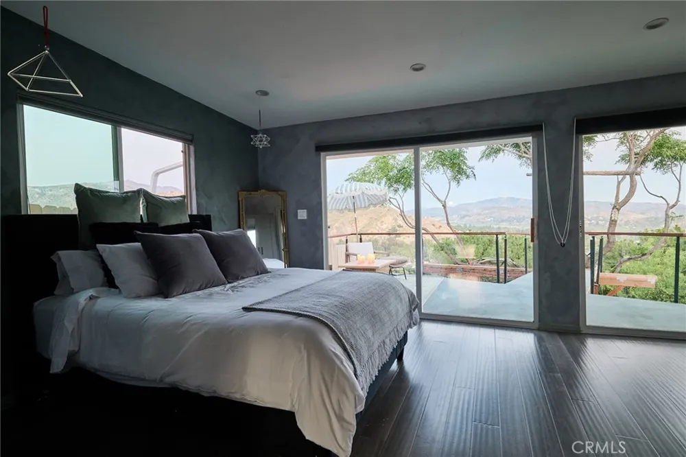 12000 Mountain View Lakeview Terrace, CA 91342