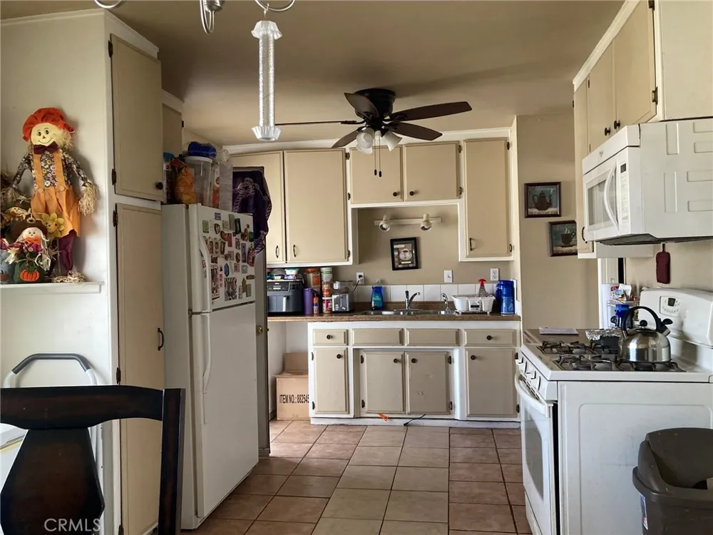 1817 Calico Drive Barstow, CA 92311