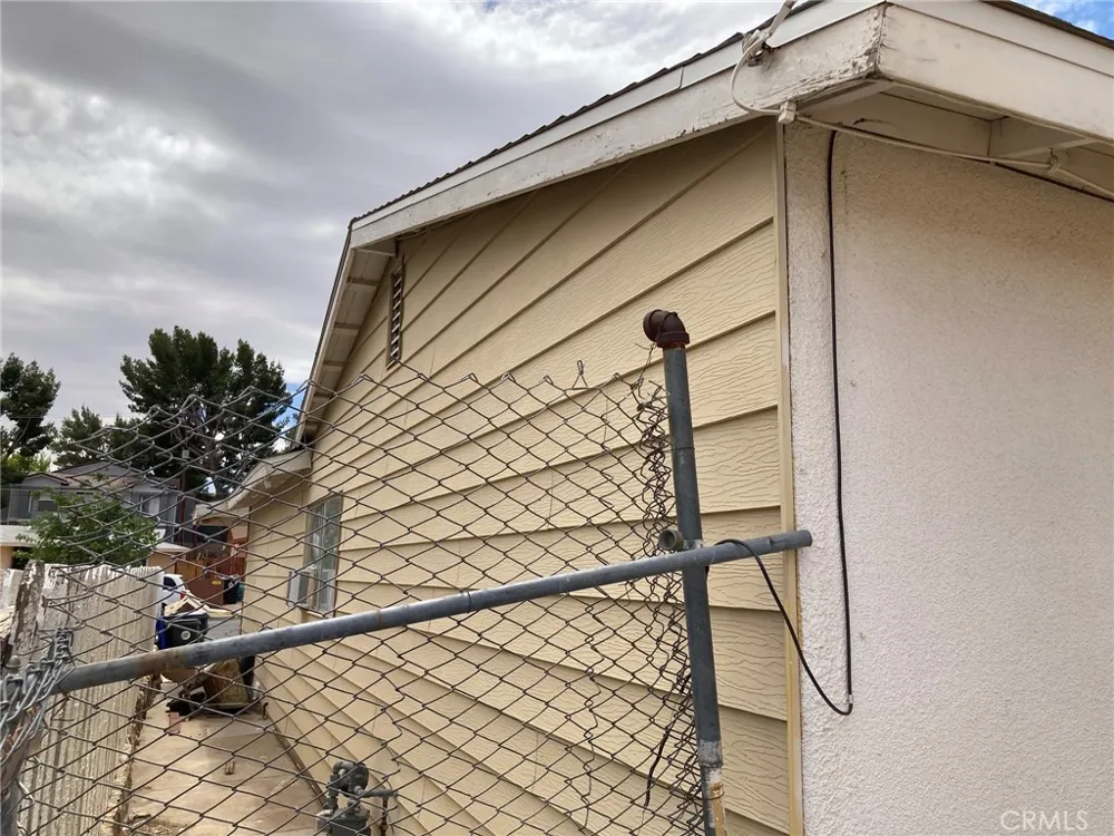 1817 Calico Drive Barstow, CA 92311