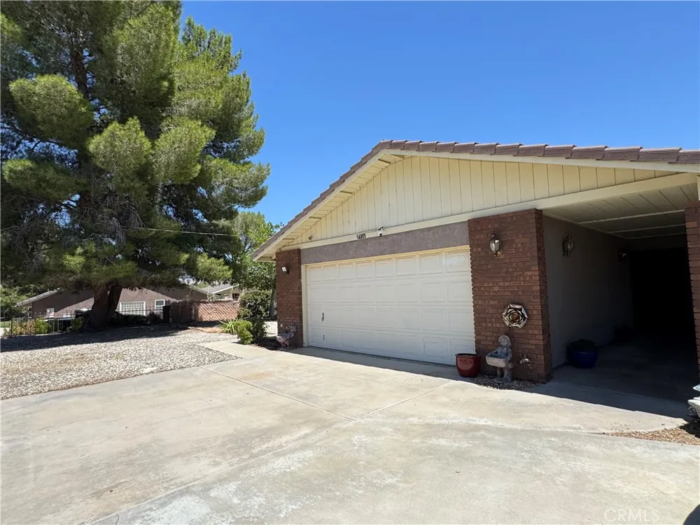 14861 Riverside Apple Valley, CA 92307