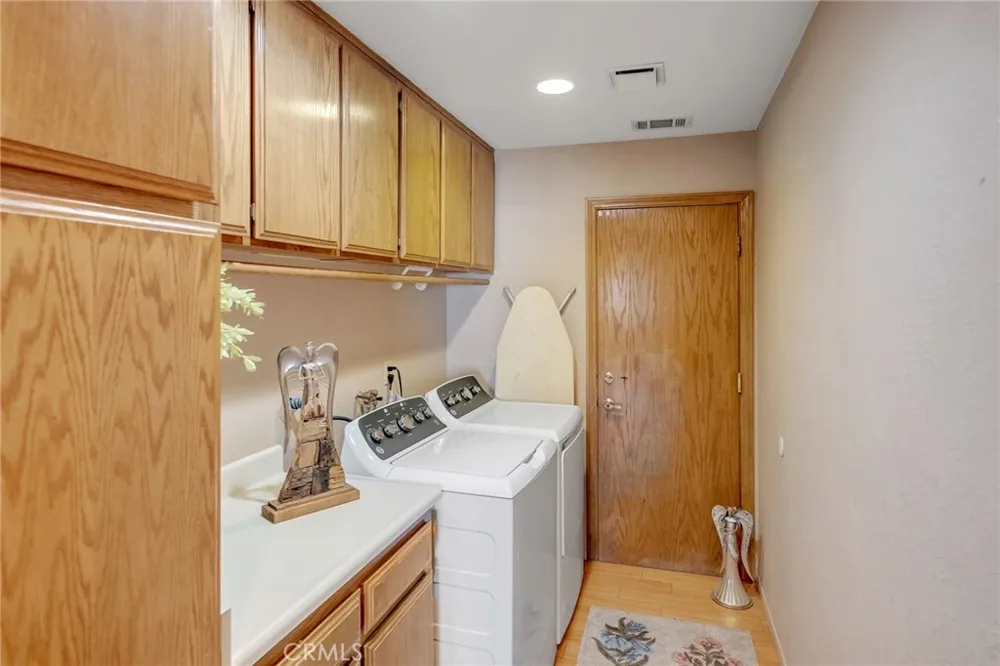 14861 Riverside Apple Valley, CA 92307