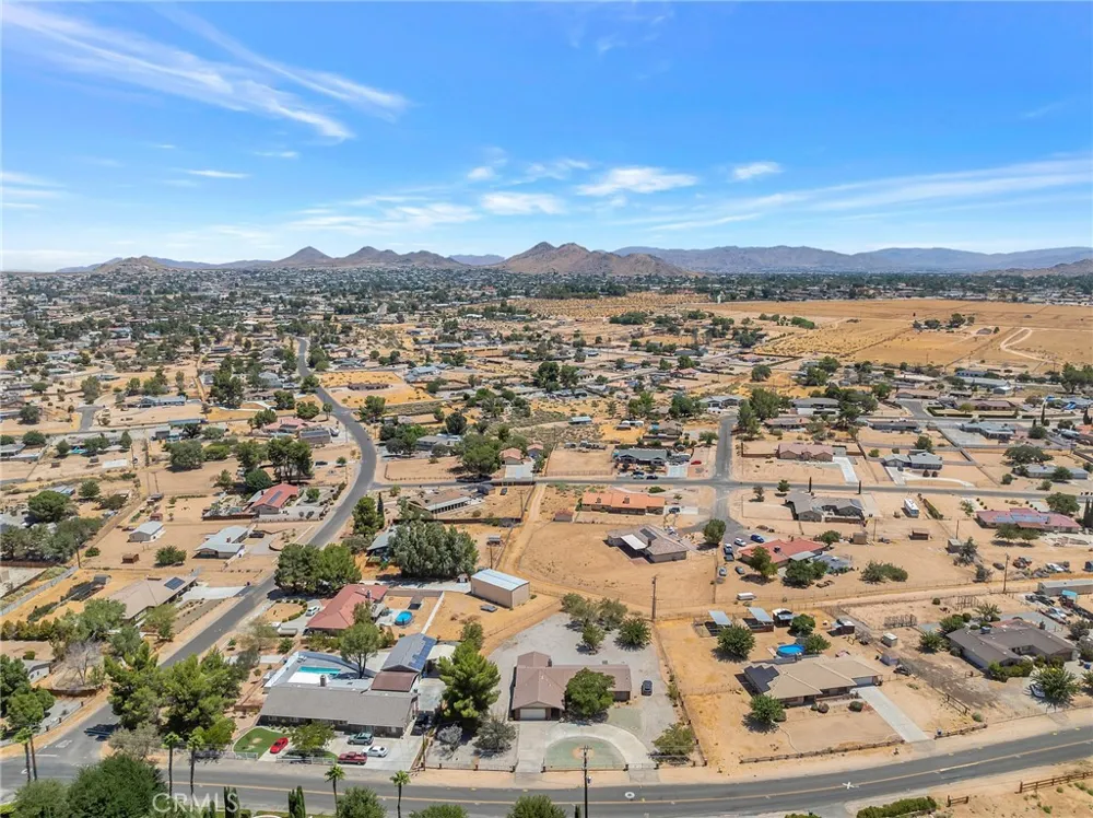 14861 Riverside Apple Valley, CA 92307
