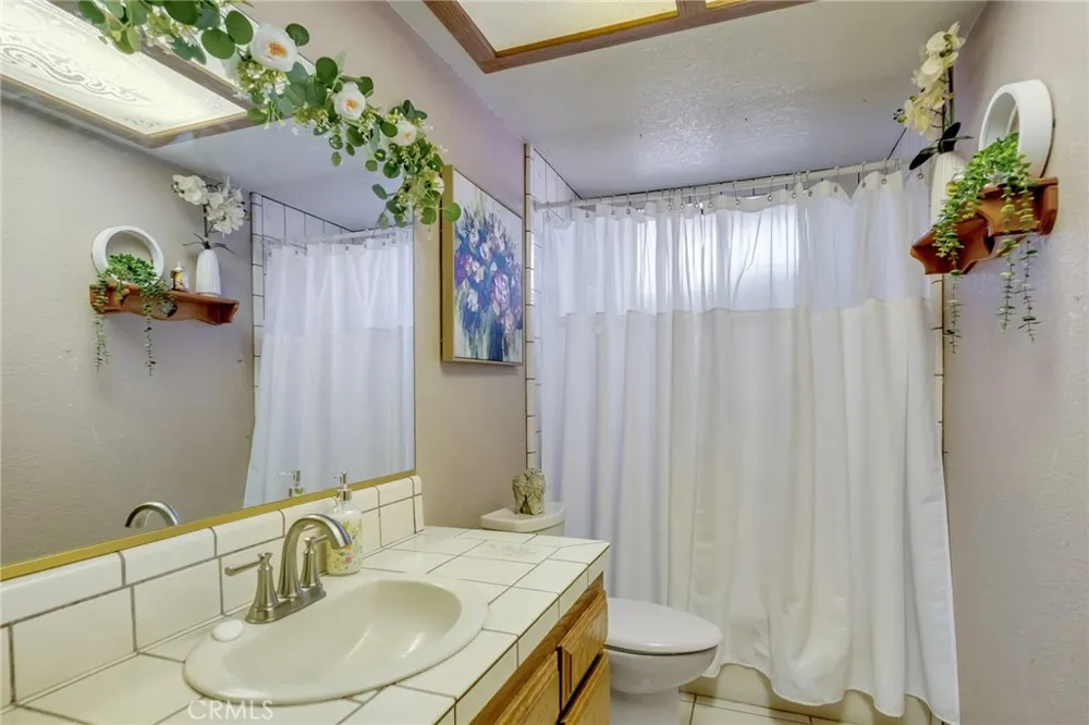14861 Riverside Apple Valley, CA 92307