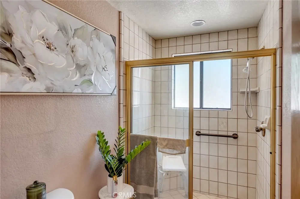 14861 Riverside Apple Valley, CA 92307