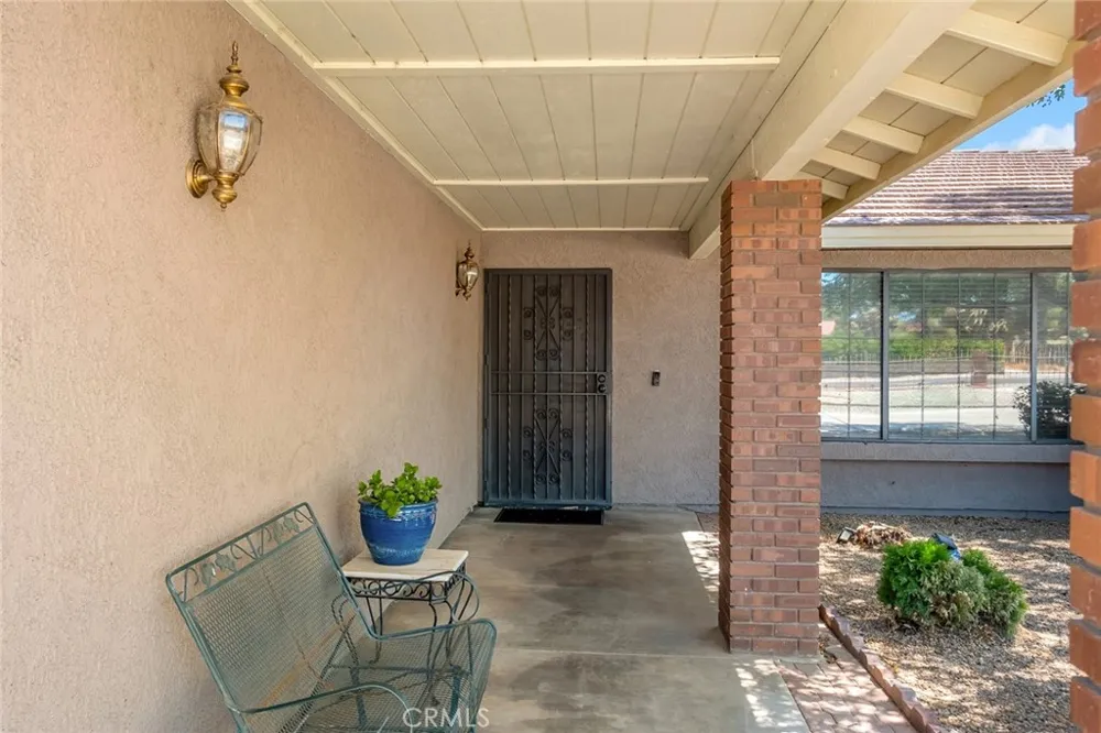 14861 Riverside Apple Valley, CA 92307