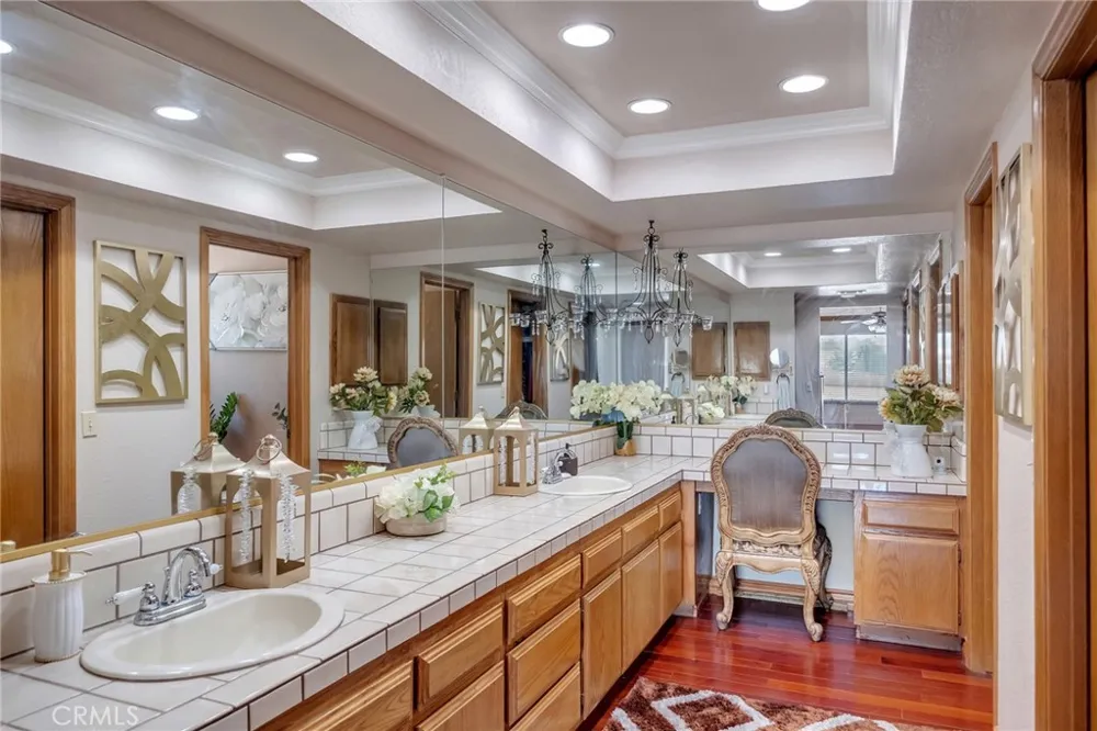 14861 Riverside Apple Valley, CA 92307