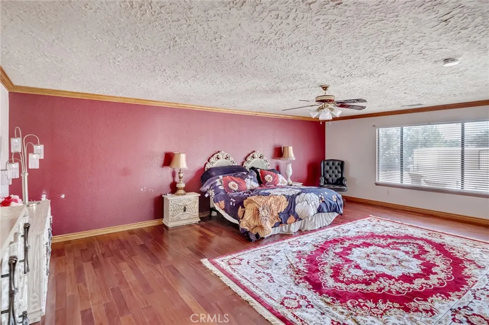 14861 Riverside Apple Valley, CA 92307