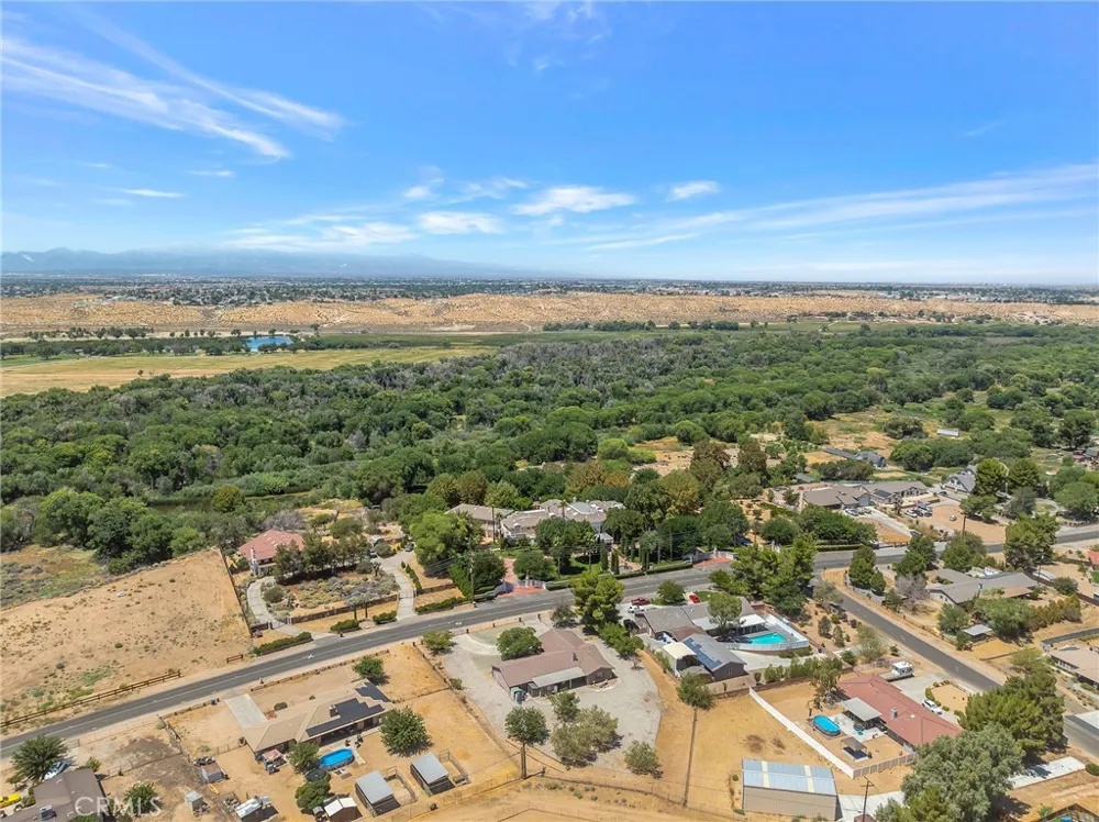 14861 Riverside Apple Valley, CA 92307
