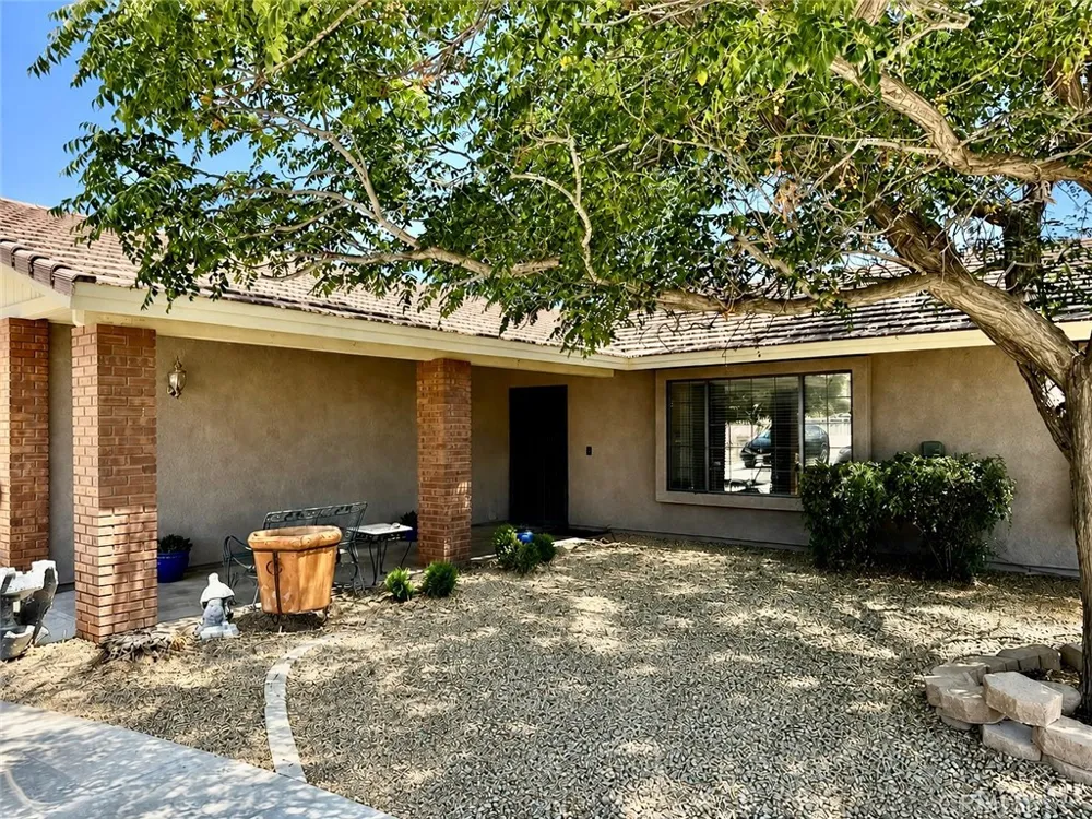 14861 Riverside Apple Valley, CA 92307