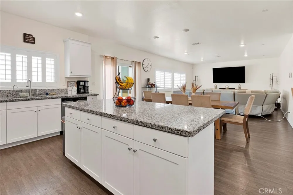 13271 Sierra Blanca Victorville, CA 92394