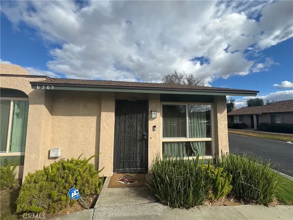 6389 Del Mar Way Riverside, CA 92504