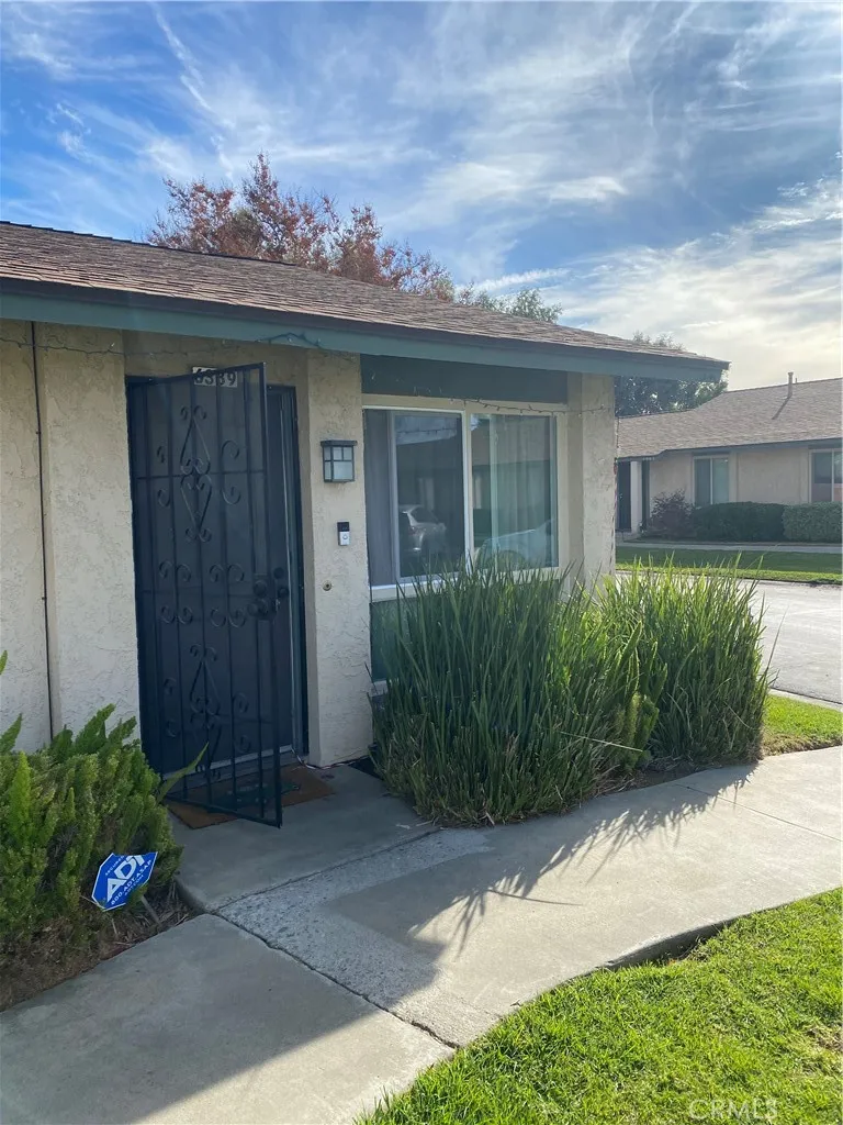 6389 Del Mar Way Riverside, CA 92504