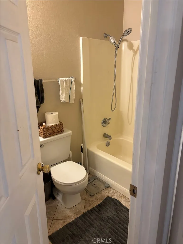 6389 Del Mar Way Riverside, CA 92504