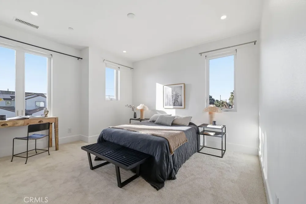 2360 Orange Avenue Costa Mesa, CA 92627