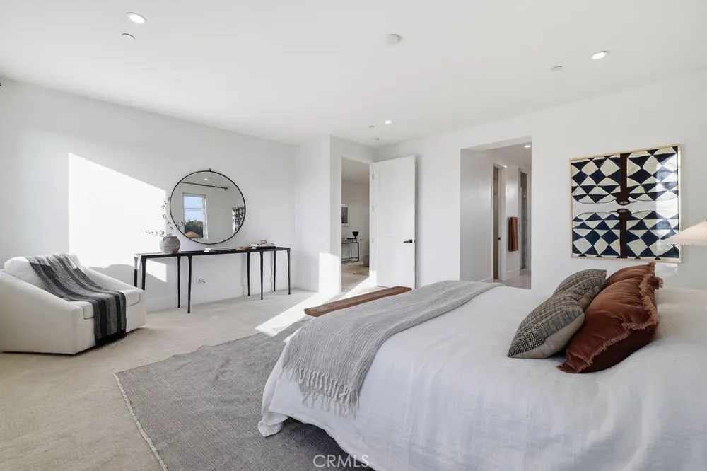2360 Orange Avenue Costa Mesa, CA 92627