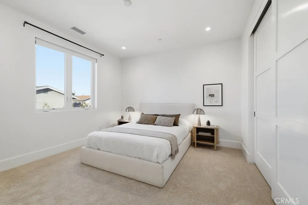 2360 Orange Avenue Costa Mesa, CA 92627