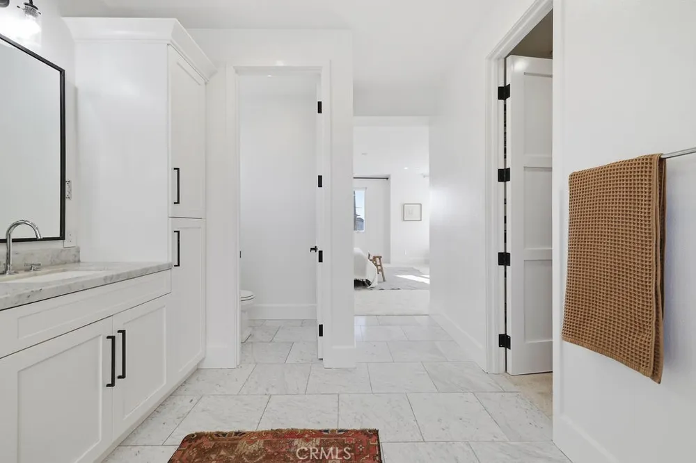 2360 Orange Avenue Costa Mesa, CA 92627
