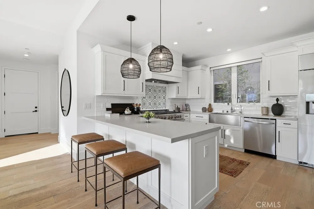 2360 Orange Avenue Costa Mesa, CA 92627