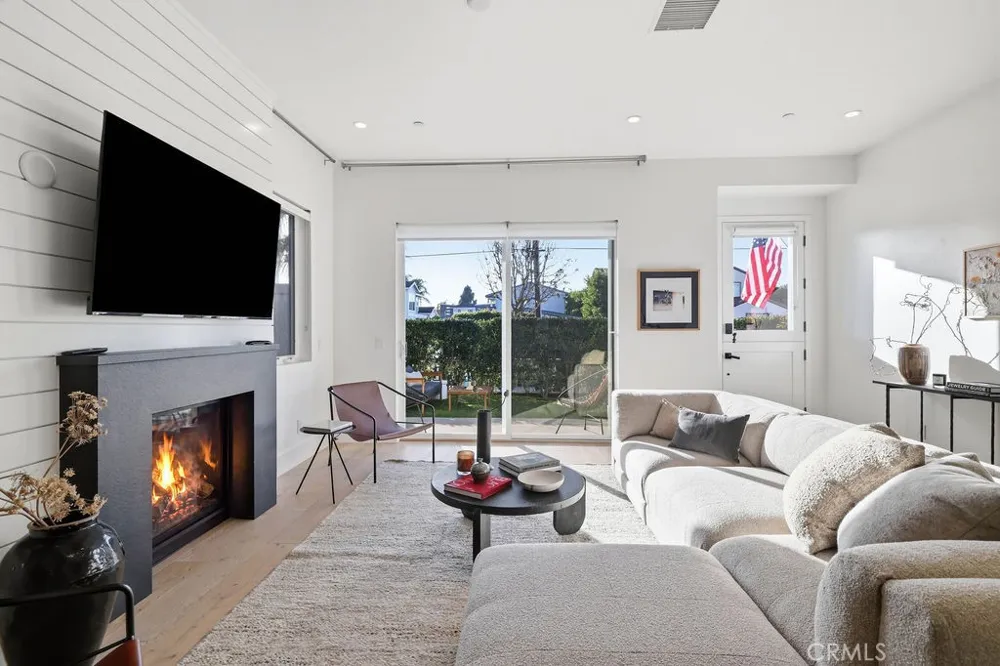 2360 Orange Avenue Costa Mesa, CA 92627