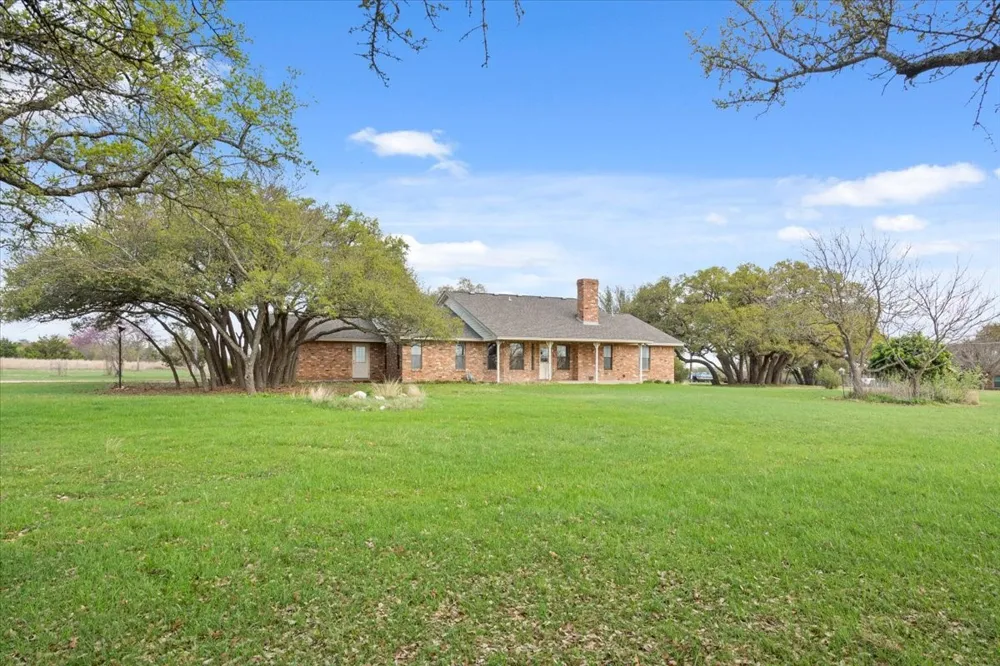 146 Indian Paint Brush Road Eddy, TX 76524