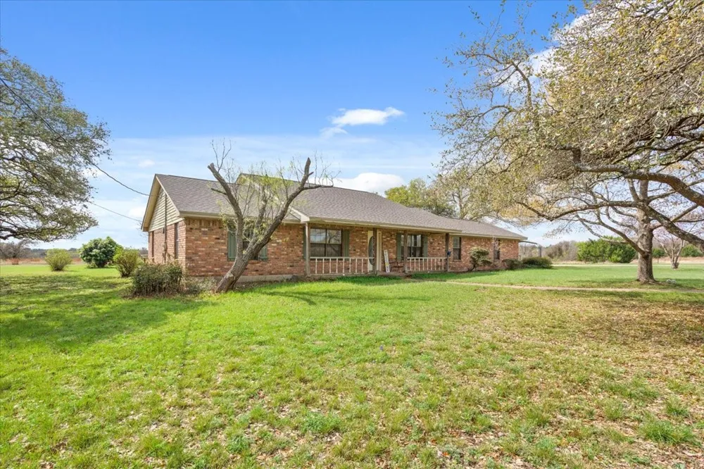 146 Indian Paint Brush Road Eddy, TX 76524