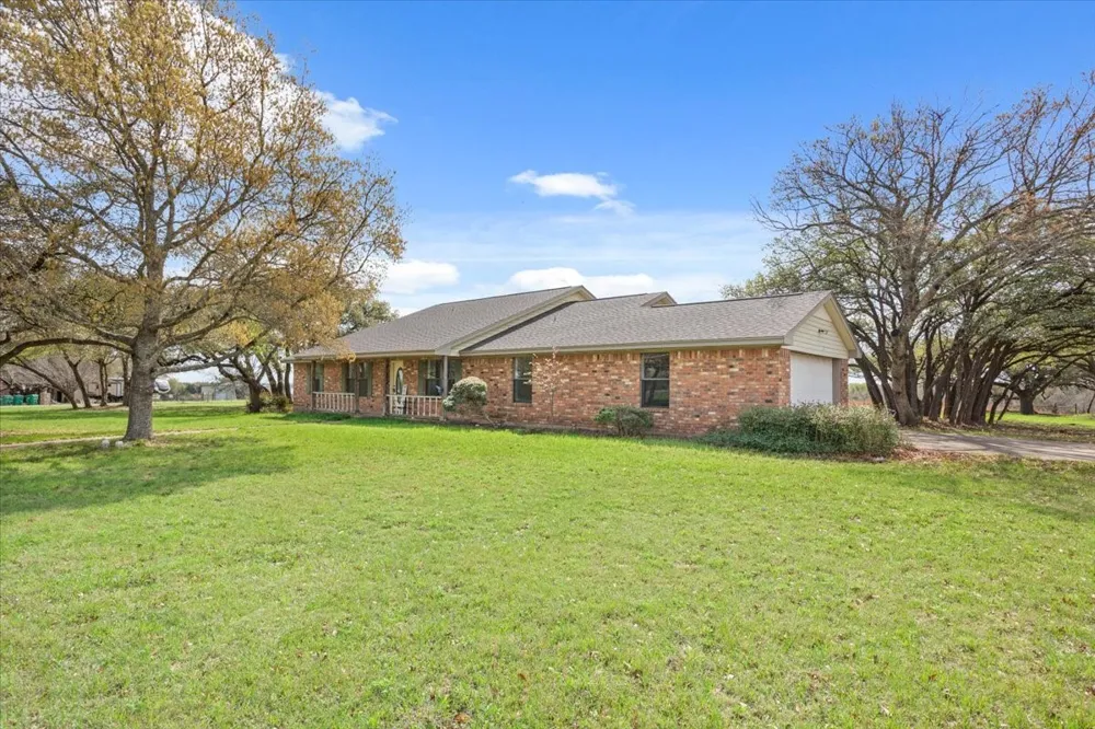 146 Indian Paint Brush Road Eddy, TX 76524