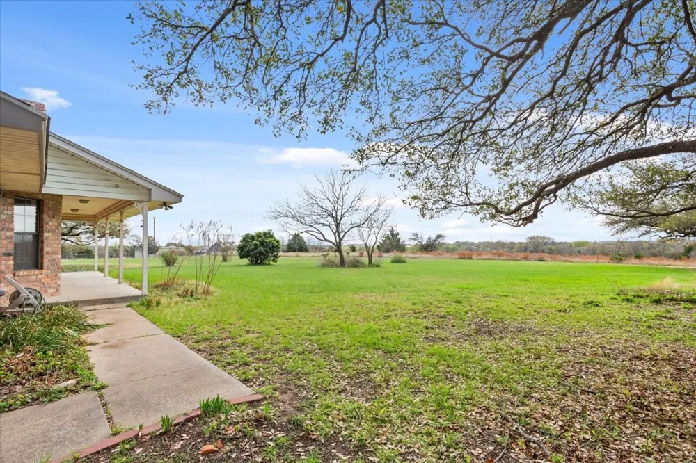 146 Indian Paint Brush Road Eddy, TX 76524